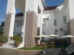 castle de white house hotel kaduna