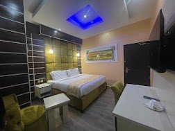 Vatican City hotel &amp; Suites