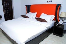 UGWIS Hotels &amp; Suites
