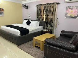 Elim Top Suites